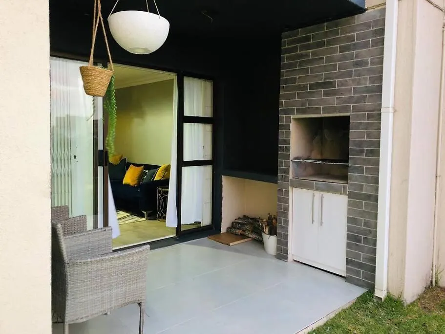 Lägenhet Homely 2Bedroom With A Beach & Harbour View Port Elizabeth