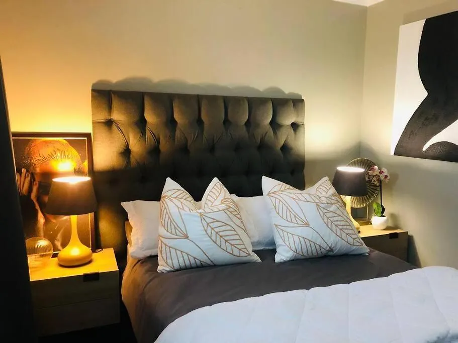 Homely 2Bedroom With A Beach & Harbour View Port Elizabeth