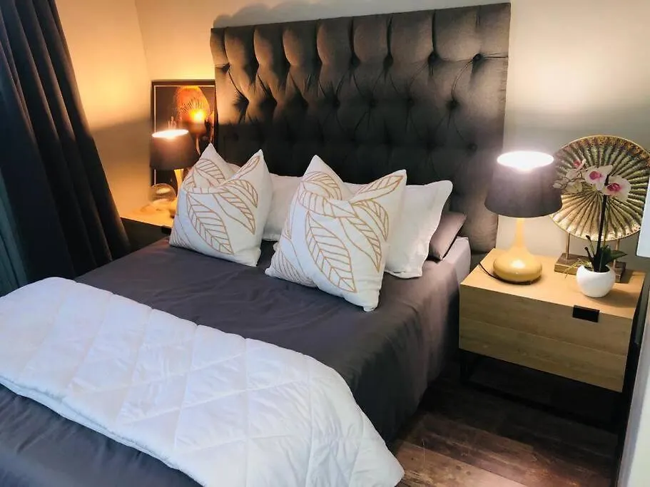 Homely 2Bedroom With A Beach & Harbour View Port Elizabeth